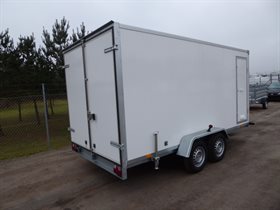 F.2036-2000 New Line lukket trailer m/døre og sidedør